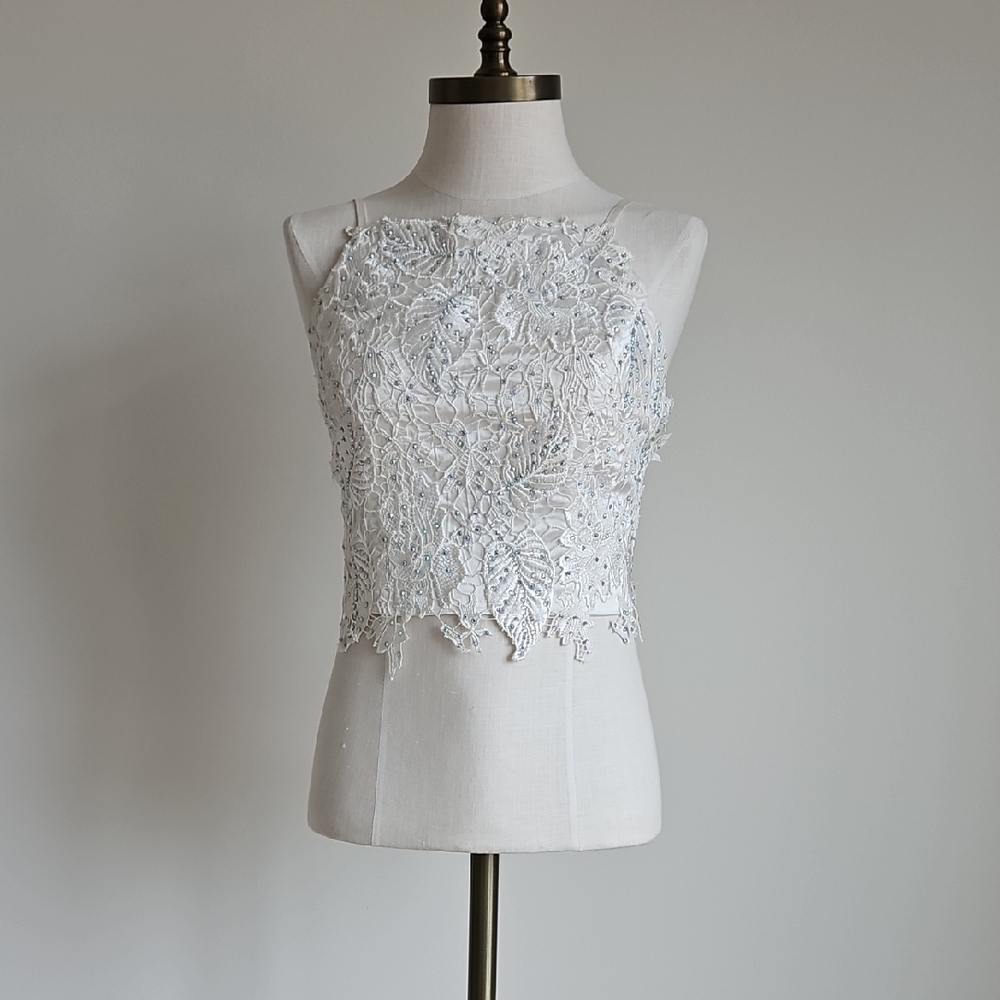 Formal white lace top and pink taffeta pleated skirt - Picture 4 of 7